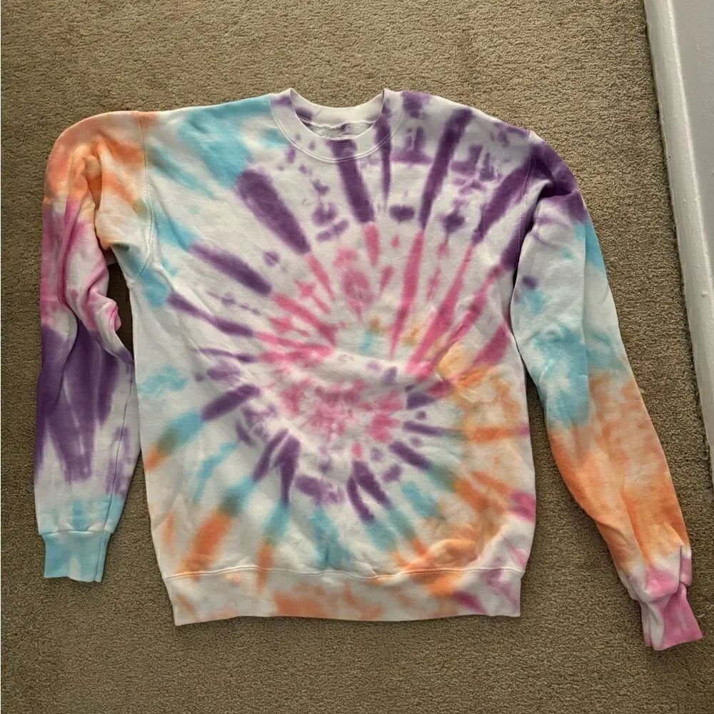 New BFFs and babes sweatshirt. Fits like small - Picture 3 of 3